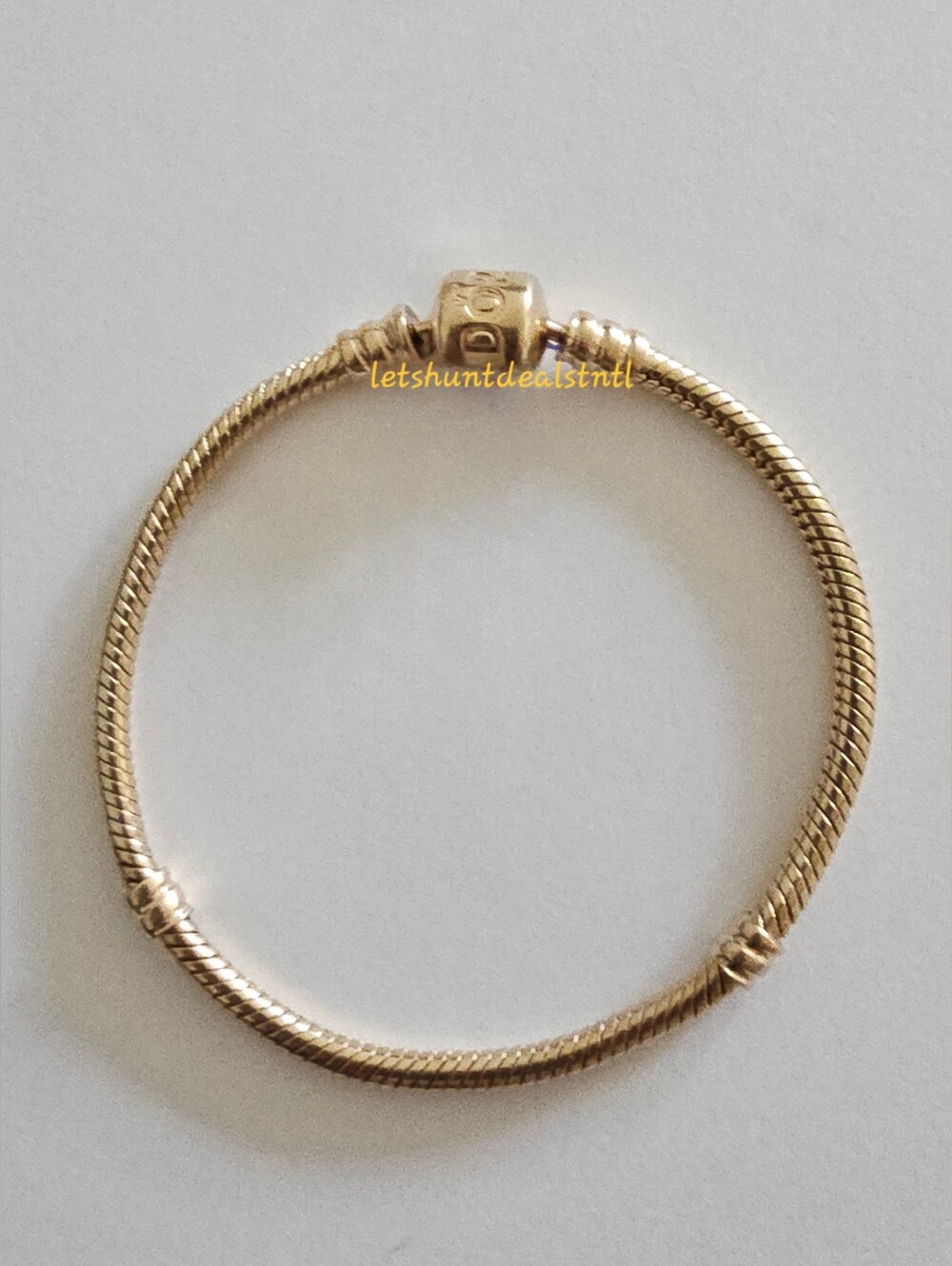 Authentic 14K gold Pandora Moments Snake Chain Bracelet.Size: 6.7 in/17cm.